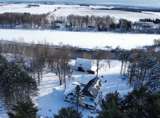 St-Albert (Centre-du-Québec) : Maison en constr.