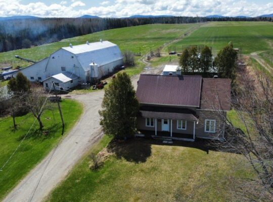 La Patrie en Estrie : Ferme 170ac Maison 4c