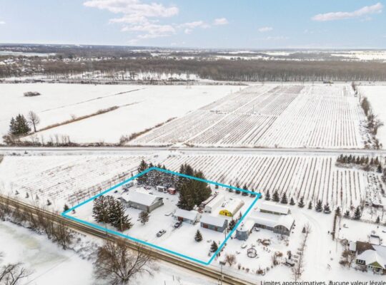 Coteau-du-Lac Maison Serre 5000m2