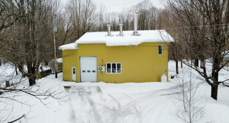 St-Joachim-de-Shefford (Estrie) Érablière 53 acres
