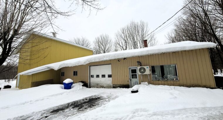 St-Joachim-de-Shefford (Estrie) Érablière 53 acres