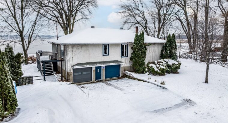 Trois-Rivières: Fermette équestre 4.86ac bord eau