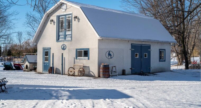 Trois-Rivières: Fermette équestre 4.86ac bord eau