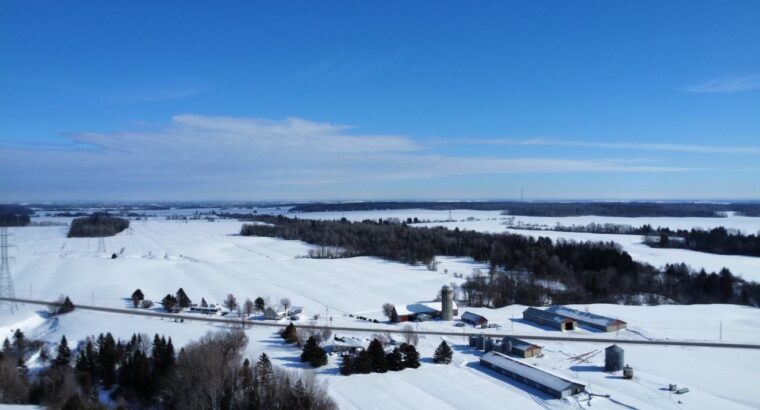 Sainte-Ursule (Mauricie) : Ferme & bâtiments 408ac