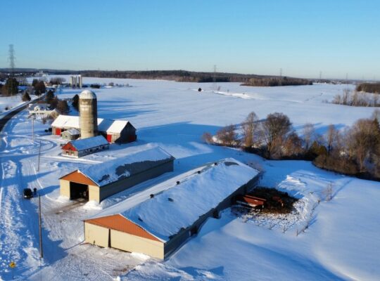 Sainte-Ursule (Mauricie) : Ferme & bâtiments 408ac