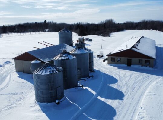 Sainte-Ursule (Mauricie) : Ferme & bâtiments 408ac