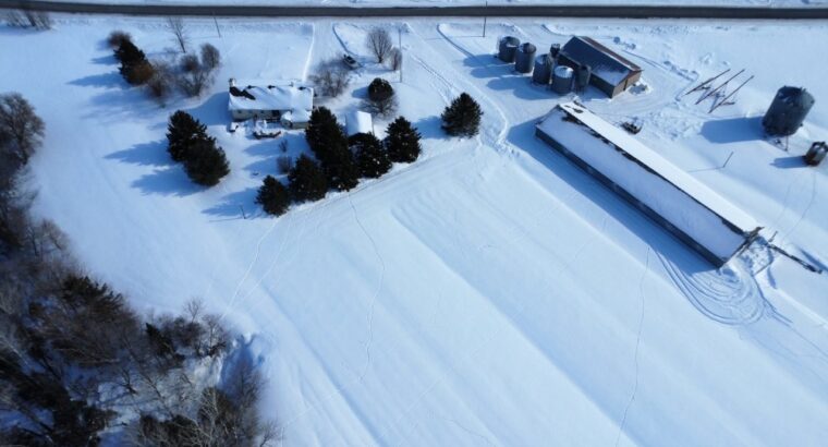 Sainte-Ursule (Mauricie) : Ferme & bâtiments 408ac