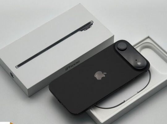 Apple iPhone 17 Pro Max, iPhone 17 Pro, iPhone 17