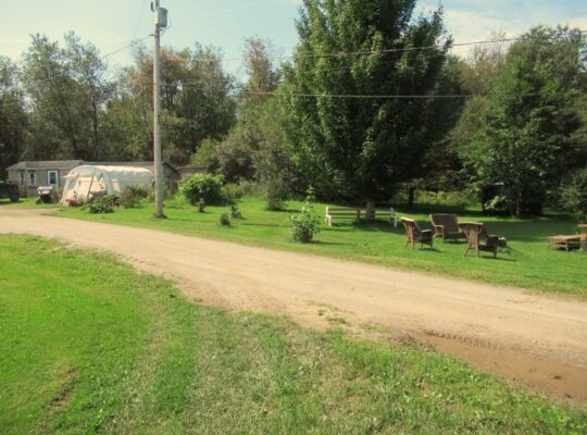 Weedon (Estrie) : Domaine équestre de 71 acres