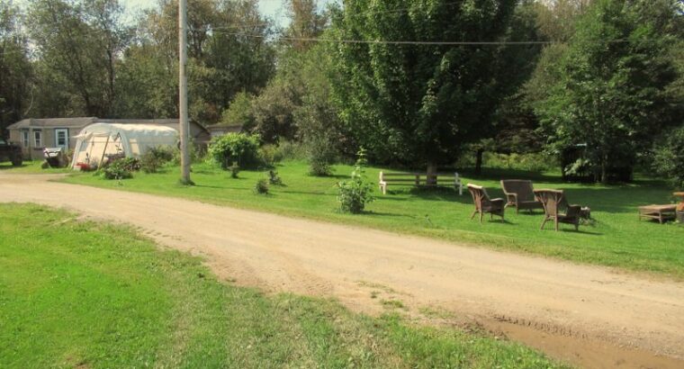 Weedon (Estrie) : Domaine équestre de 71 acres