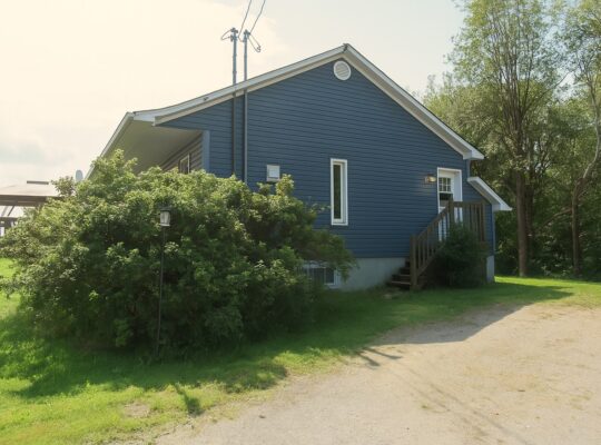 Weedon (Estrie) : Domaine équestre de 71 acres