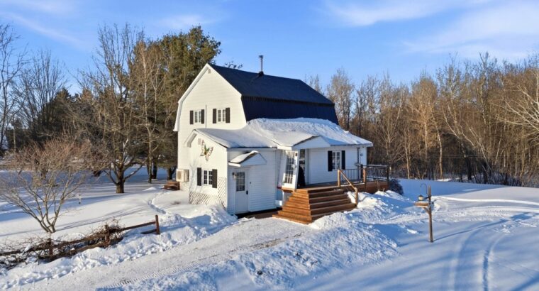 St-Léonard-d’Aston (Centre-du-Québec) : Fermette