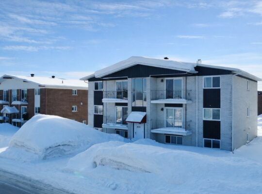 Thetford Mines: Immeuble à revenus 8 logements