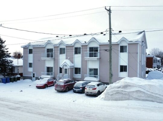 Thetford Mines: Immeuble à revenus 8 logements