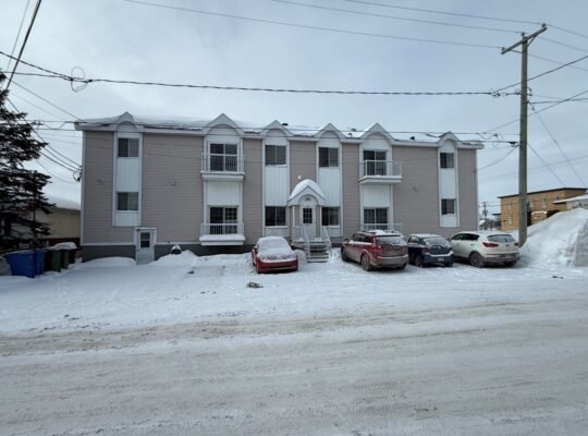 Thetford Mines: Immeuble à revenus 8 logements