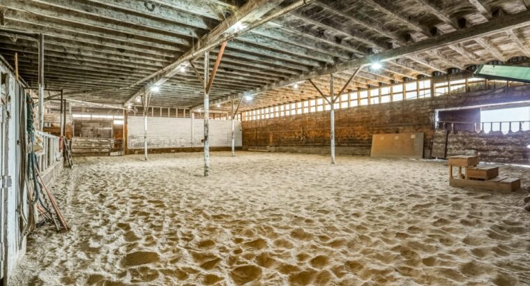 Valcourt (Estrie) : Fermette 98 ac av Maison