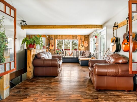 Valcourt (Estrie) : Fermette 98 ac av Maison