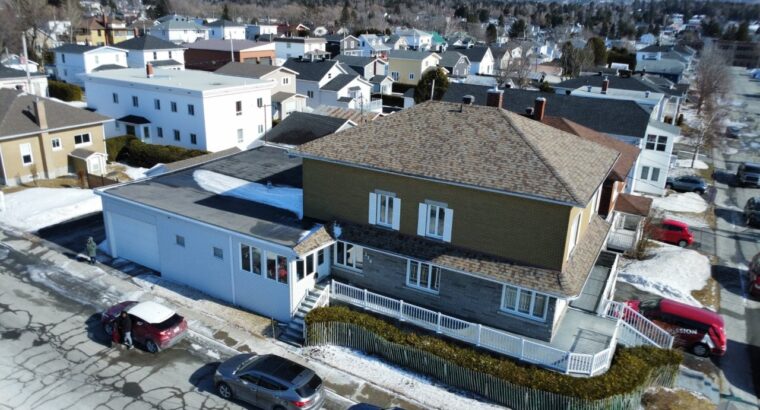 Thetford Mines (Chaud. App) : Triplex Garage