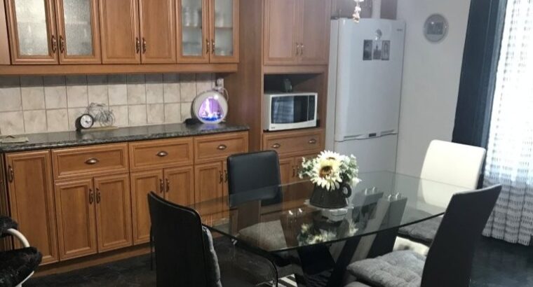 Thetford Mines (Chaud. App) : Triplex Garage