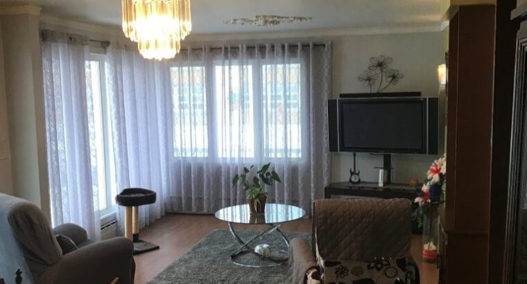 Thetford Mines (Chaud. App) : Triplex Garage