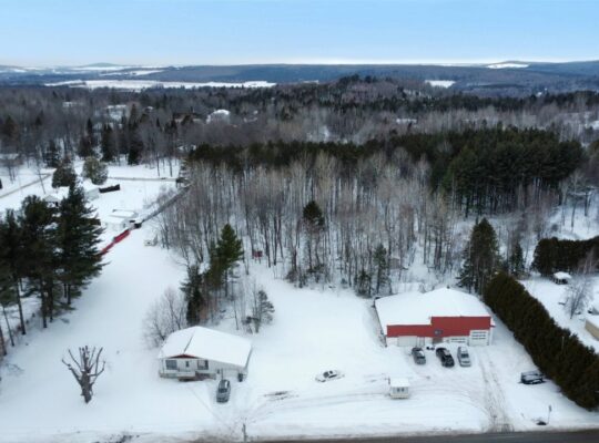Val-des-Sources (Estrie) : Maison, garage attenant