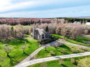 Wotton (Estrie) : Domaine de 161 acres, érablière