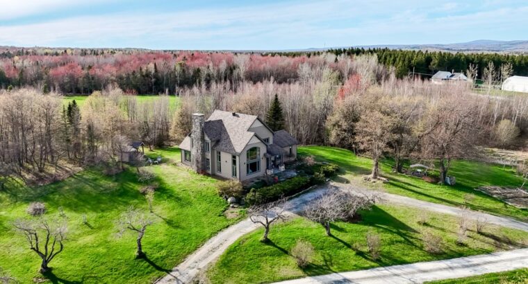 Wotton (Estrie) : Domaine de 161 acres, érablière