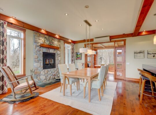 Wotton (Estrie) : Domaine de 161 acres, érablière