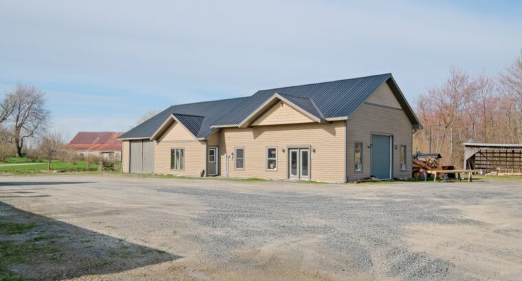 Wotton (Estrie) : Domaine de 161 acres, érablière