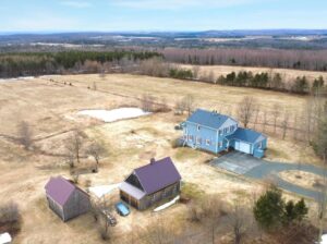 St-Georges-de-Windsor (Estrie): Fermette 3 garages