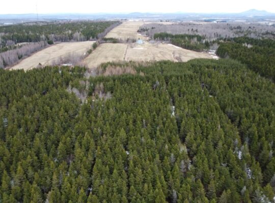 St-Georges-de-Windsor (Estrie): Fermette 3 garages