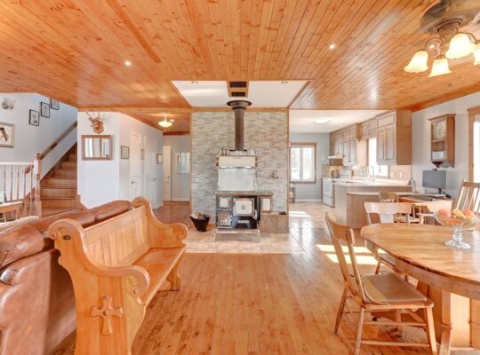 St-Georges-de-Windsor (Estrie): Fermette 3 garages