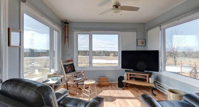 St-Georges-de-Windsor (Estrie): Fermette 3 garages