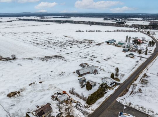 Deschambault-Grondines (Cap.-Ntl) :Fermette 34 acr