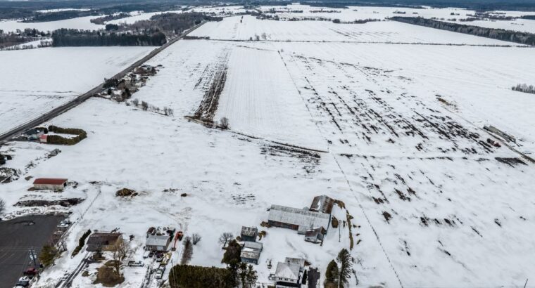 Deschambault-Grondines (Cap.-Ntl) :Fermette 34 acr