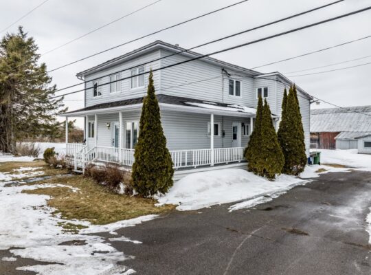 Deschambault-Grondines (Cap.-Ntl) :Fermette 34 acr