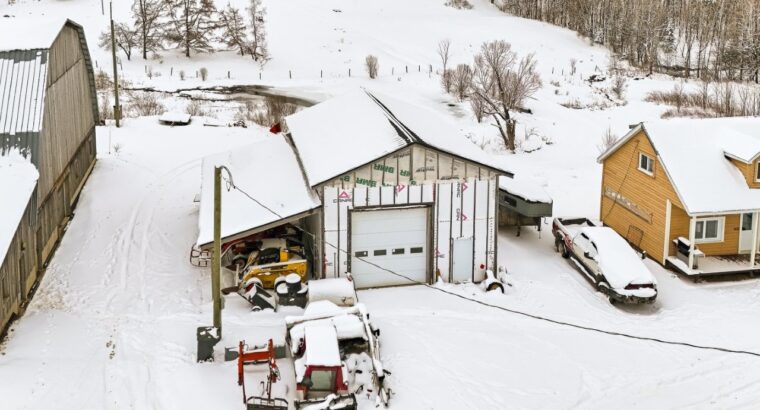 Bury (Estrie) : Ferme ovine et bovine 123 acres
