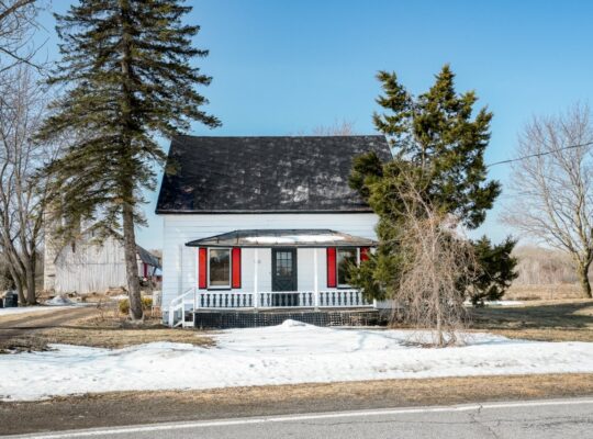 St-David (Montérégie) : Fermette – terre 30 acres