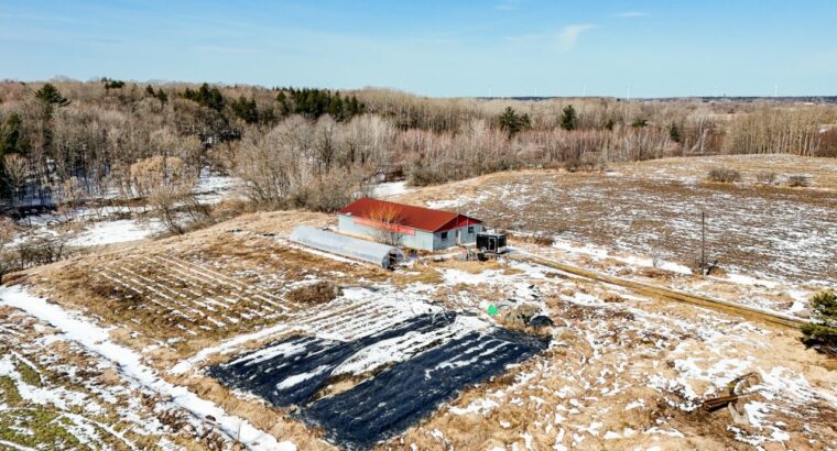 St-David (Montérégie) : Fermette – terre 30 acres