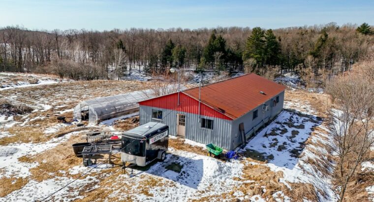 St-David (Montérégie) : Fermette – terre 30 acres