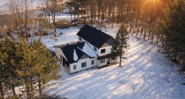 St-Albert (Centre-du-Québec) : Maison en constr.