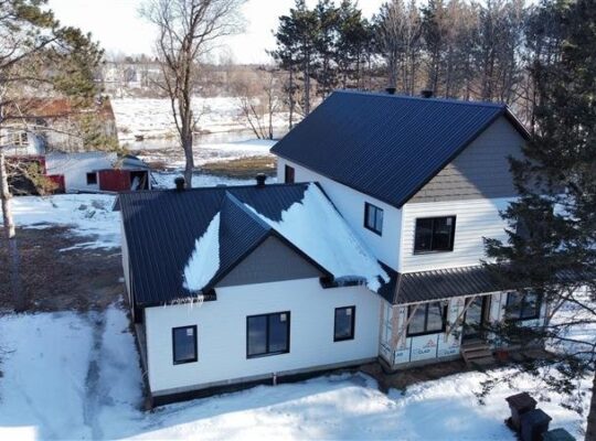 St-Albert (Centre-du-Québec) : Maison en constr.