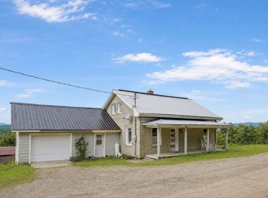 Weedon (Estrie) : Maison de campagne de 3 chambres