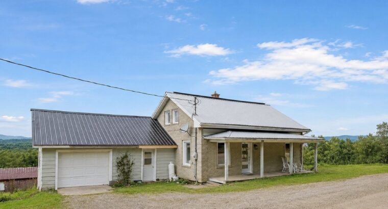 Weedon (Estrie) : Maison de campagne de 3 chambres