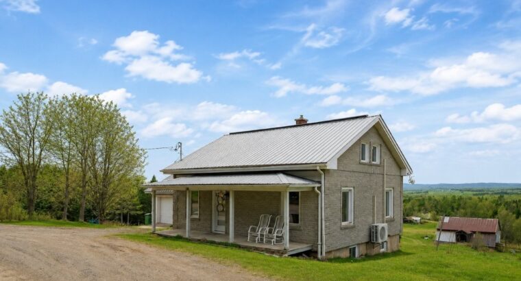 Weedon (Estrie) : Maison de campagne de 3 chambres
