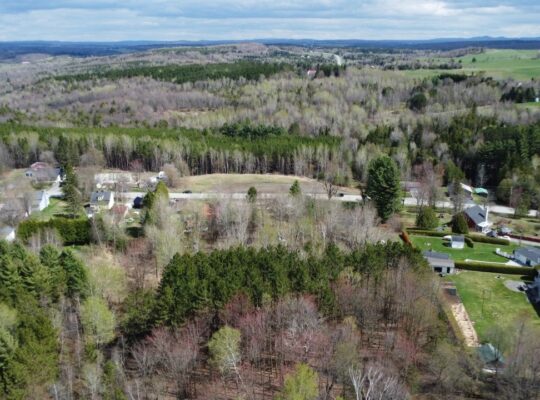 Val-des-Sources (Estrie) : Maison, garage attenant
