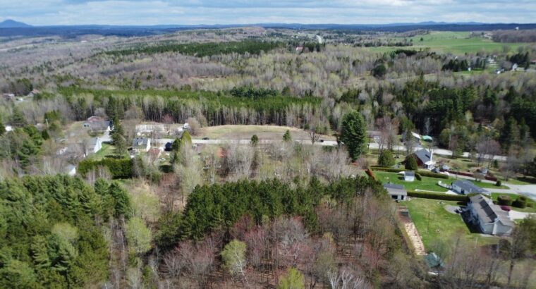 Val-des-Sources (Estrie) : Maison, garage attenant