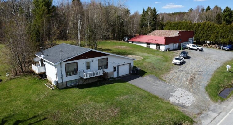Val-des-Sources (Estrie) : Maison, garage attenant