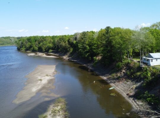 Drummondville (Ctre-Québec) : Maison au bord eau