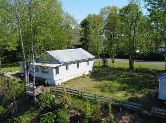Drummondville (Ctre-Québec) : Maison au bord eau
